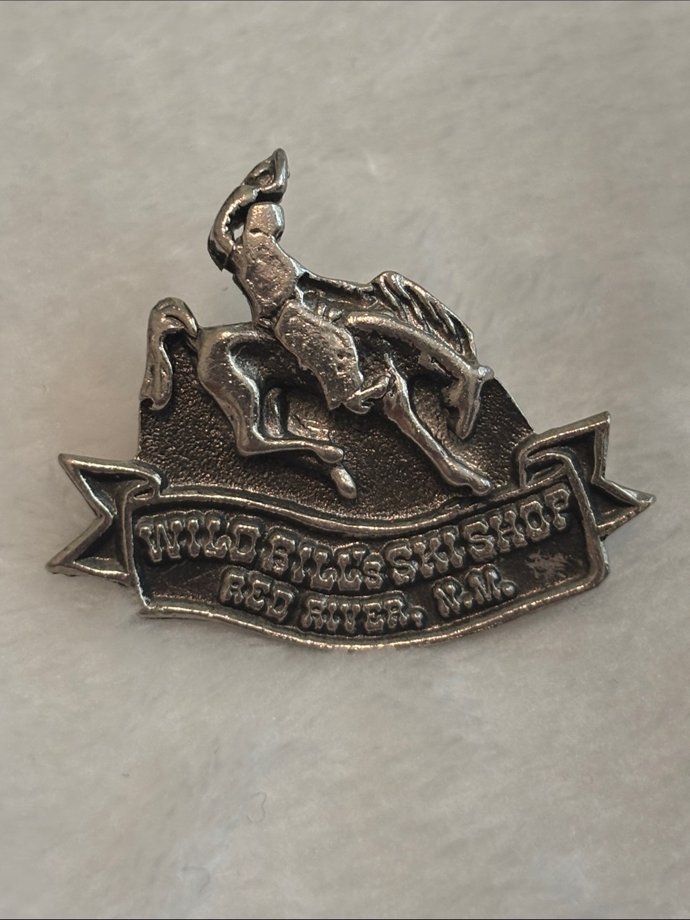 Red River, NM Wild Bill’s Ski Shop Pin — Silver Tone Men’s Accessory